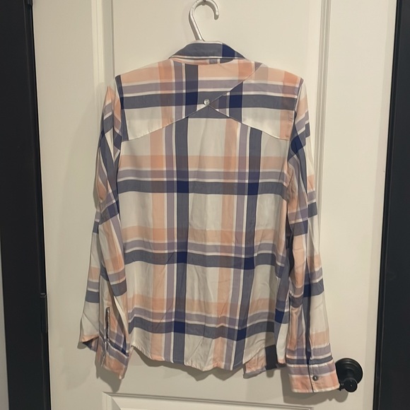 Roxy Button-up Shirt. - Picture 3 of 3
